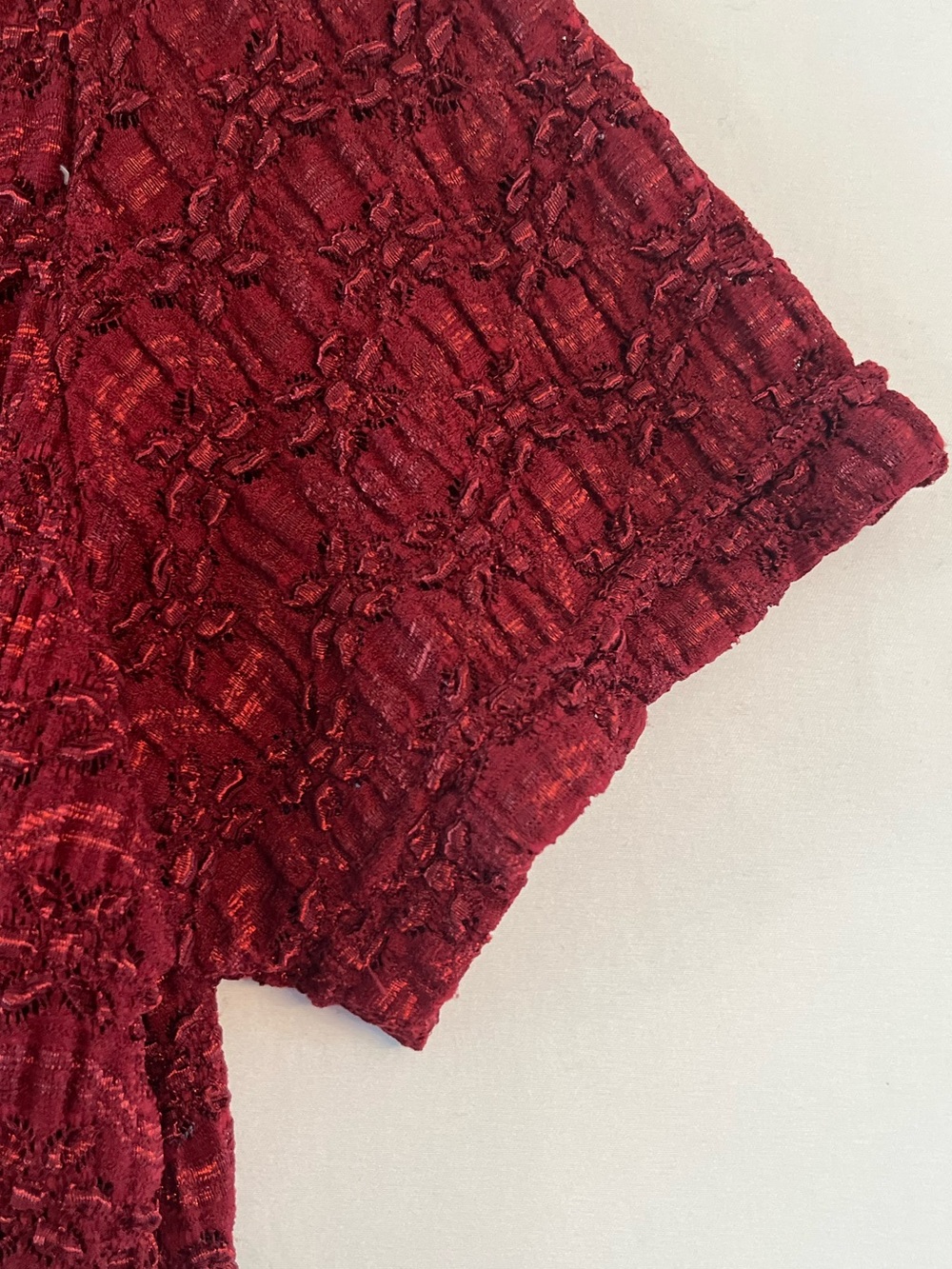 Burgundy Whimsigoth Lace Textured Short Sleeve Top L - Picture 3 of 9